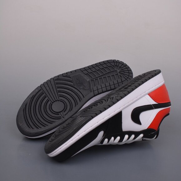 Jordan 1 Retro Low Black Toe - Picture 4 of 9